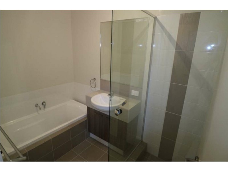 18/12 Loder Way, South Guildford WA 6055