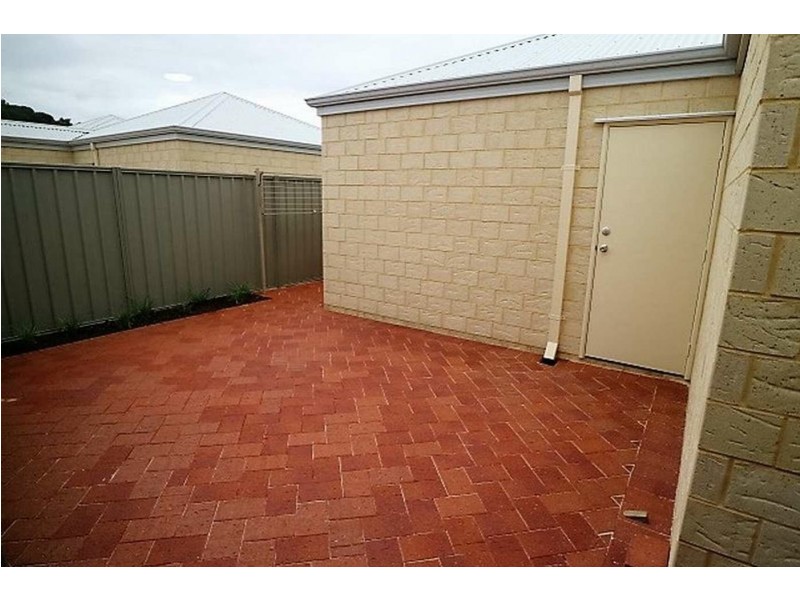 18/12 Loder Way, South Guildford WA 6055