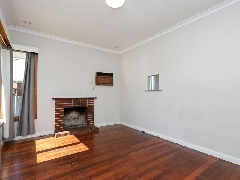 208 Gabriel Street, Cloverdale WA 6105
