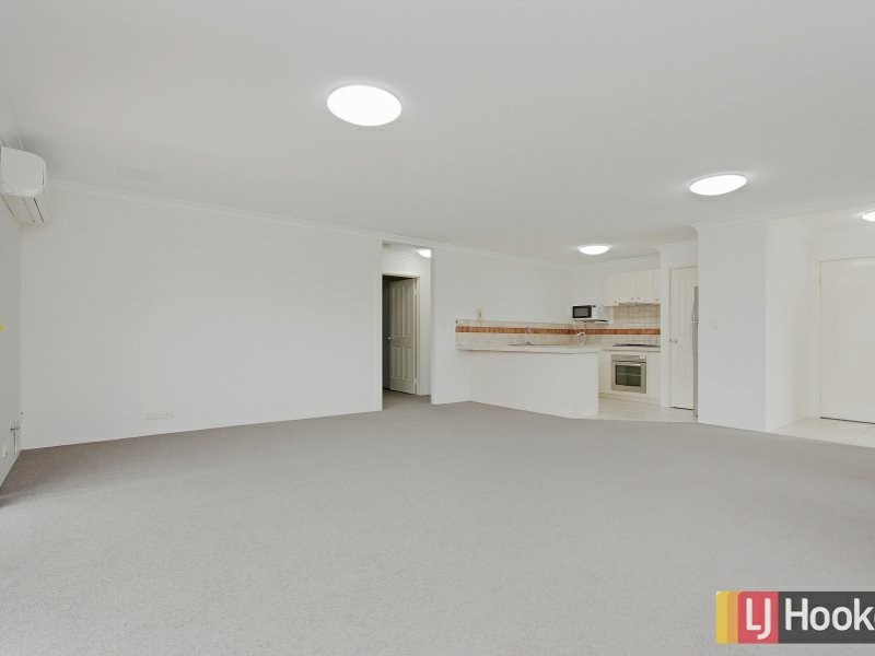 1/13 Civic Gardens, Cannington WA 6107