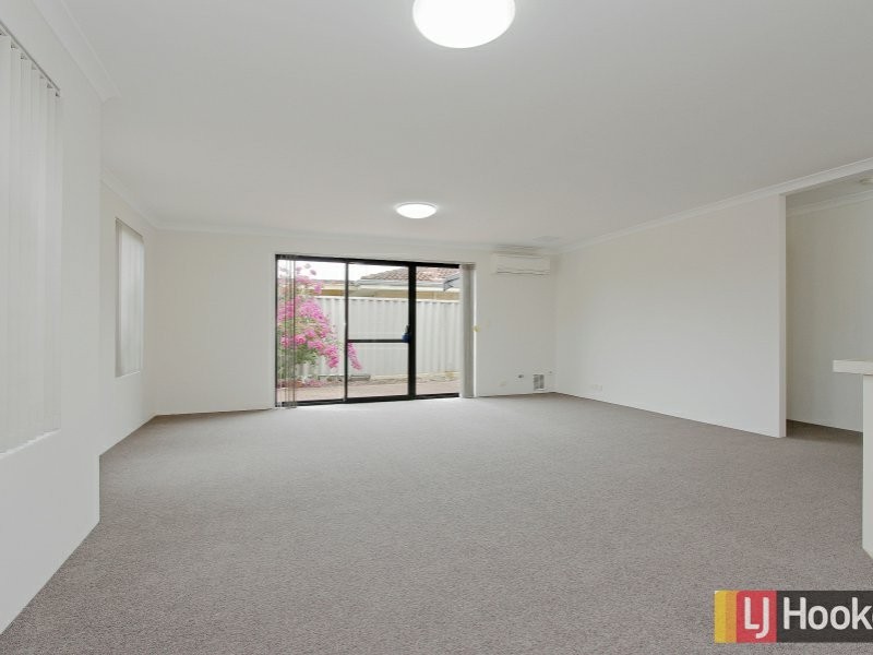 1/13 Civic Gardens, Cannington WA 6107