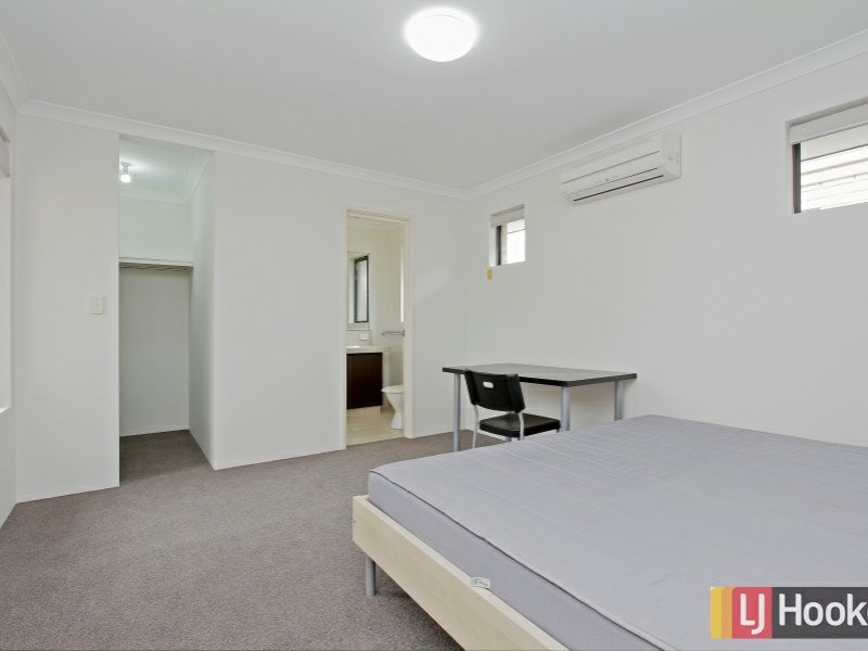 1/13 Civic Gardens, Cannington WA 6107