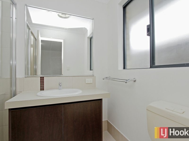 1/13 Civic Gardens, Cannington WA 6107