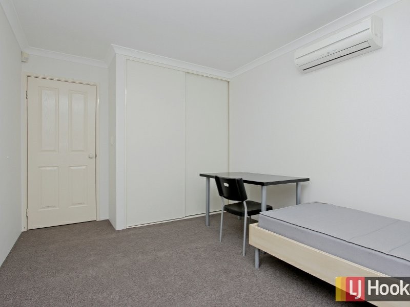 1/13 Civic Gardens, Cannington WA 6107
