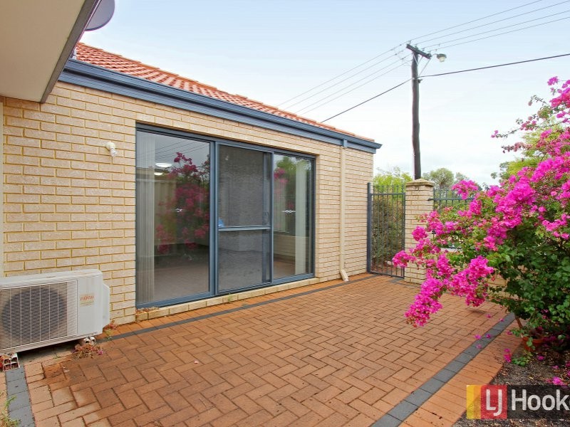 1/13 Civic Gardens, Cannington WA 6107
