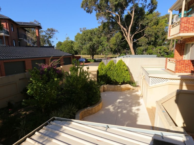 4/16-28 Waterloo Crescent, East Perth WA 6004