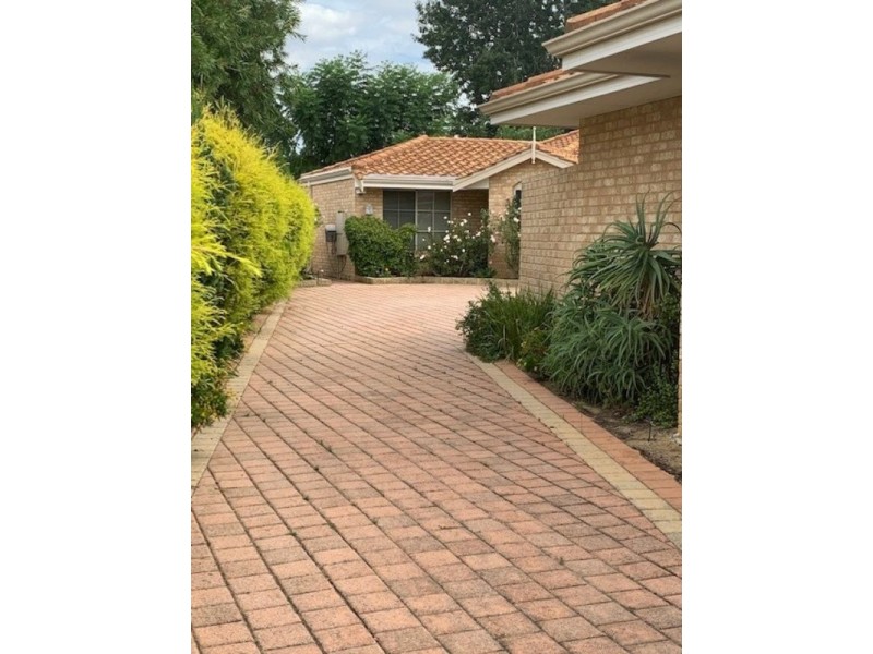 2/9 Howard Parade, Salter Point WA 6152