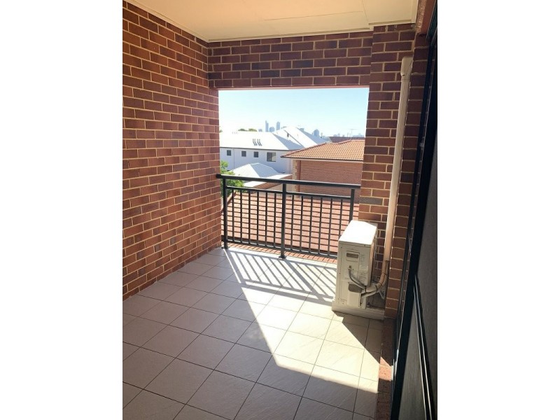 11/4 Lichfield Street, Victoria Park WA 6100