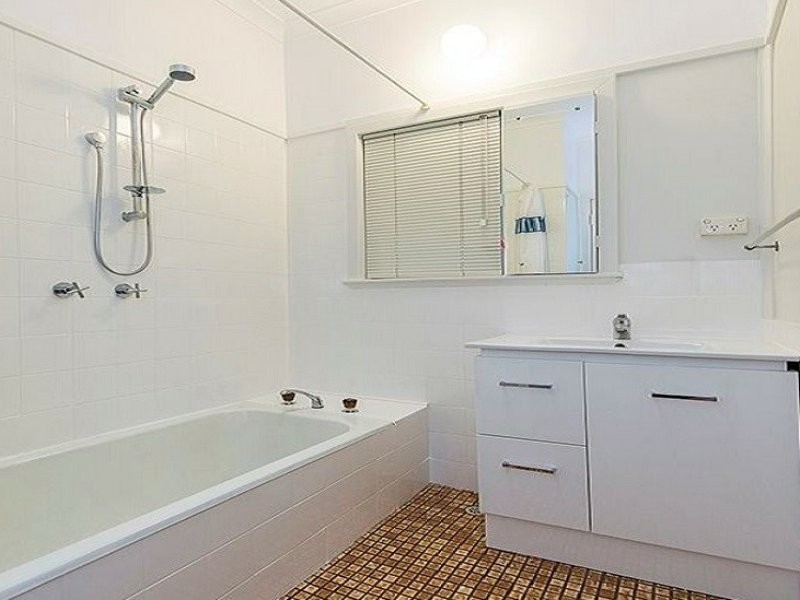 36 Farnham Street, Bentley WA 6102