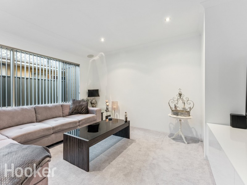 8 Serisier Parkway, Queens Park WA 6107