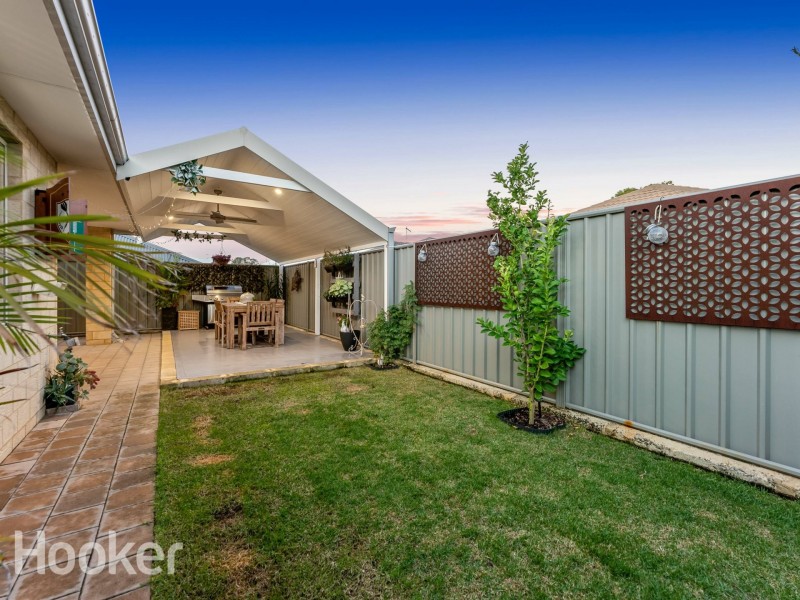 8 Serisier Parkway, Queens Park WA 6107