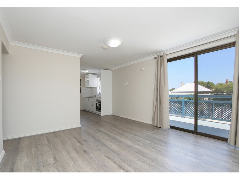 17/1 Fitzroy Road, Rivervale WA 6103