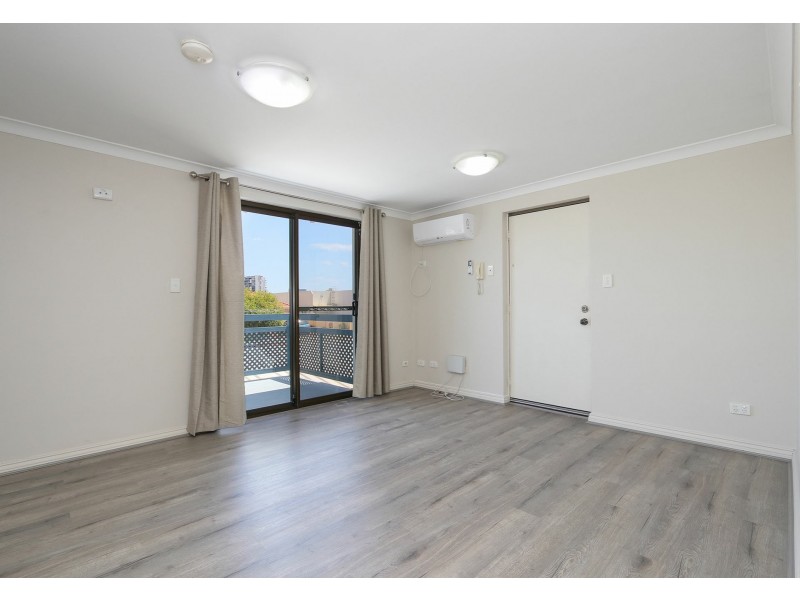 17/1 Fitzroy Road, Rivervale WA 6103