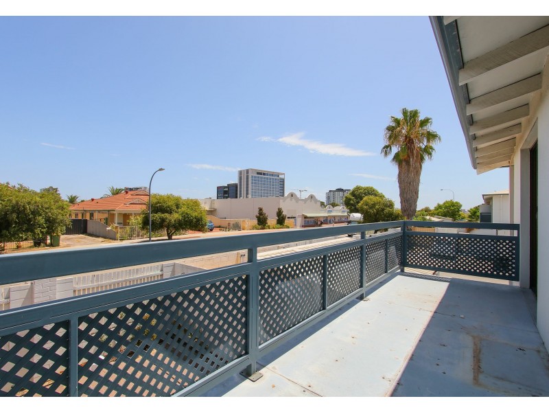 17/1 Fitzroy Road, Rivervale WA 6103