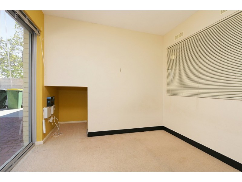 1/27 Melinga Court, Karawara WA 6152
