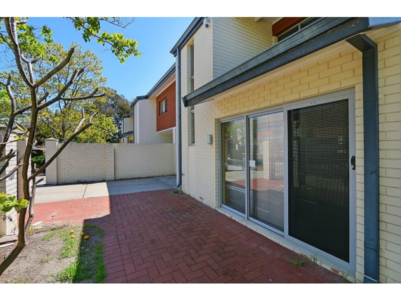 1/27 Melinga Court, Karawara WA 6152