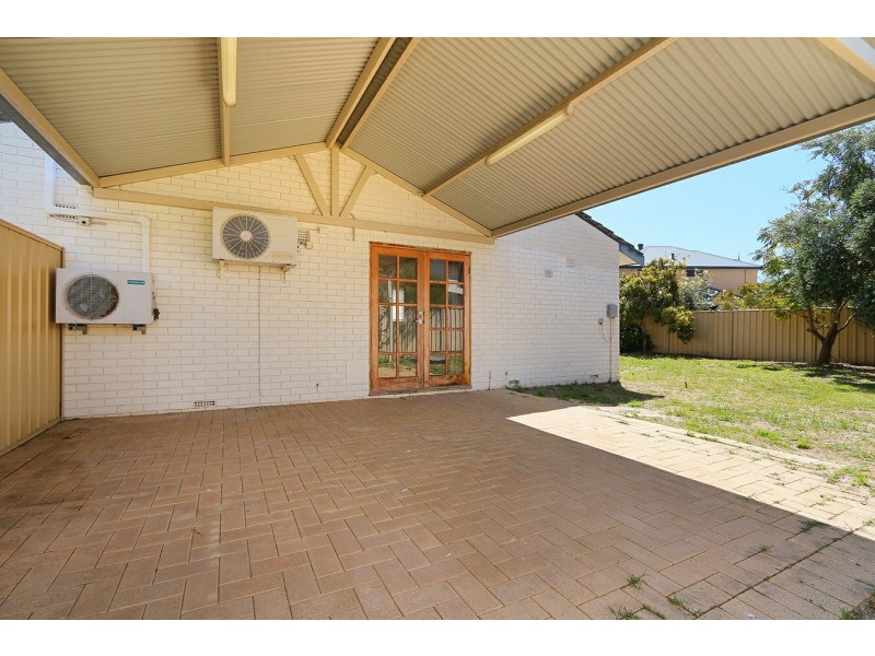 1/27 Melinga Court, Karawara WA 6152