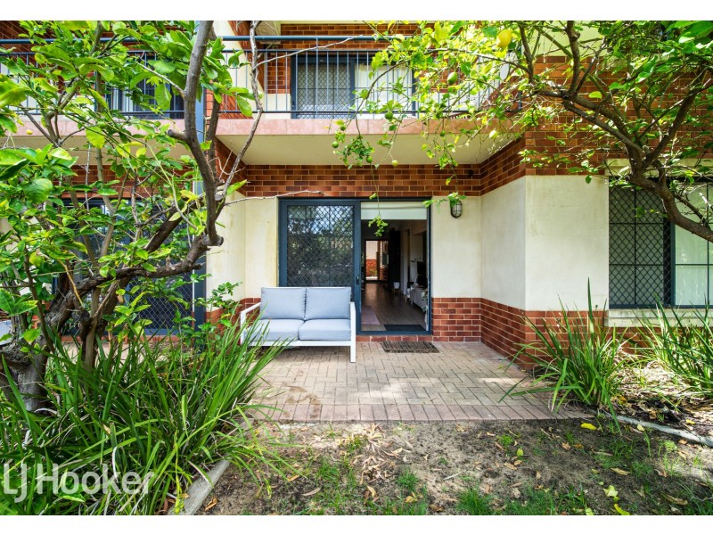 2/8 King George Street, Victoria Park WA 6100