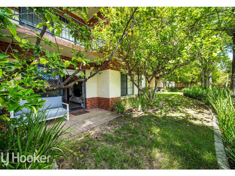 2/8 King George Street, Victoria Park WA 6100