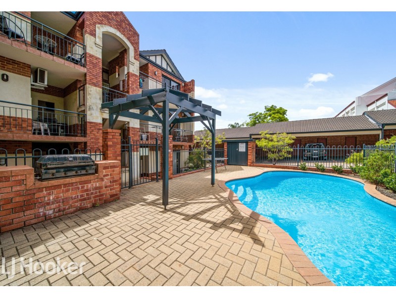 2/8 King George Street, Victoria Park WA 6100