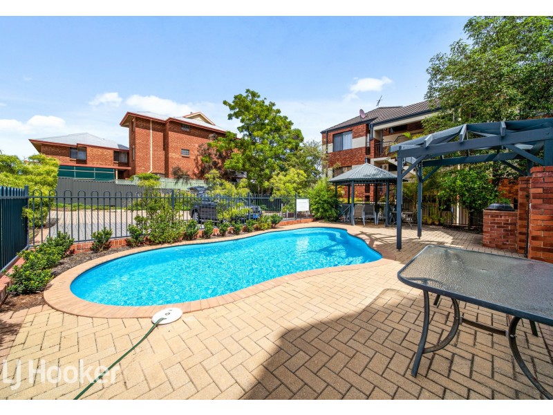 2/8 King George Street, Victoria Park WA 6100