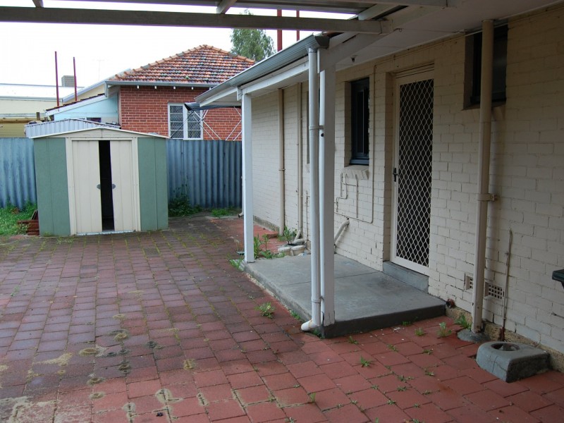 403 Berwick Street, St James WA 6102