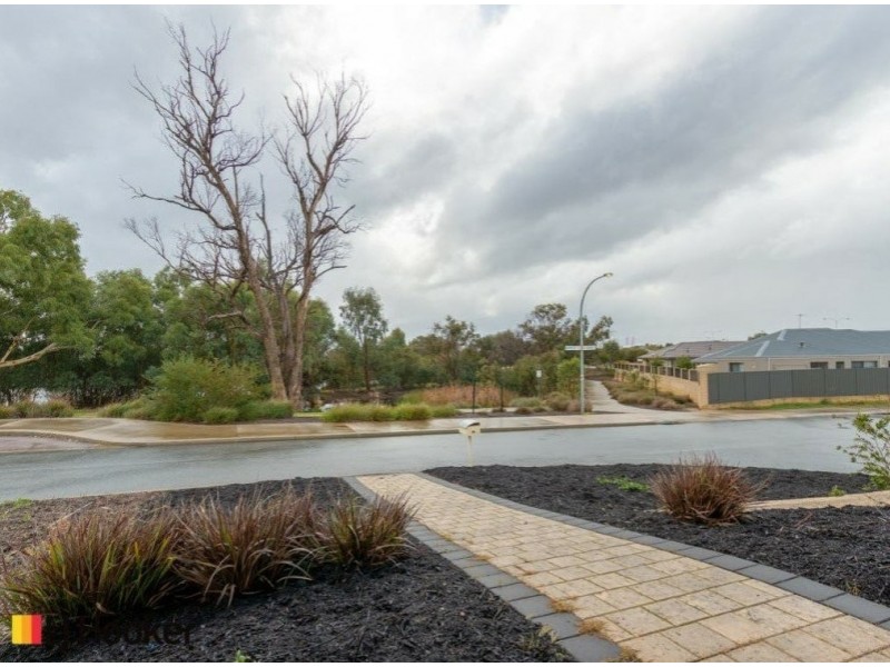 35 Mariposa Gardens, Success WA 6164