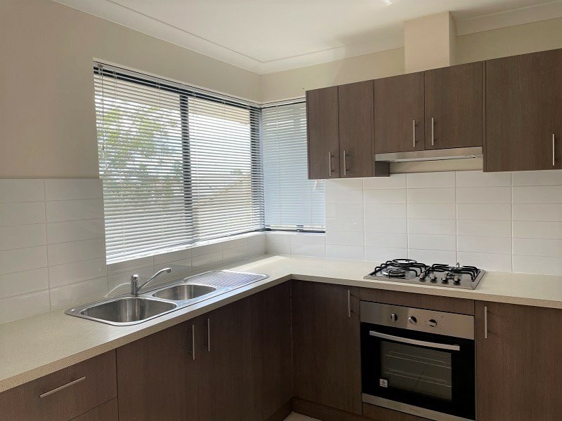 35 Mariposa Gardens, Success WA 6164