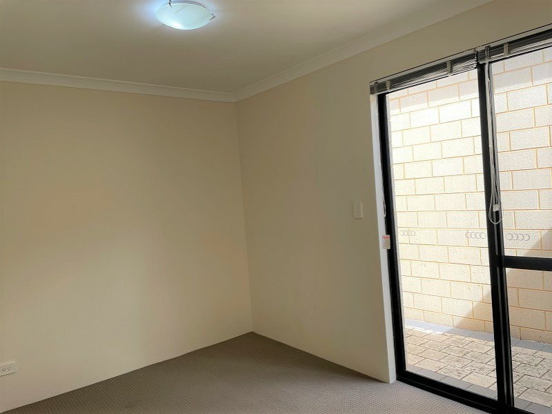 35 Mariposa Gardens, Success WA 6164