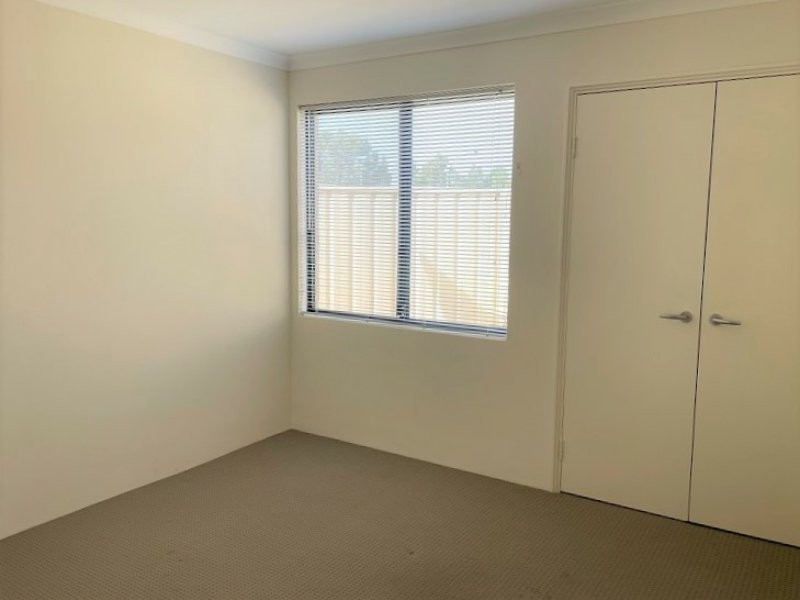 35 Mariposa Gardens, Success WA 6164