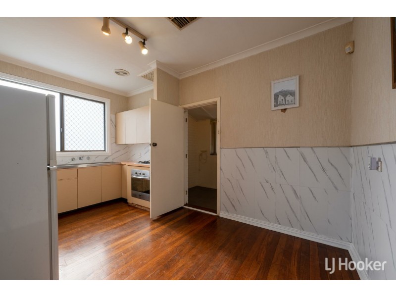42 Hooson Way, Wilson WA 6107