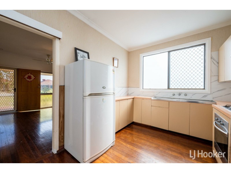42 Hooson Way, Wilson WA 6107
