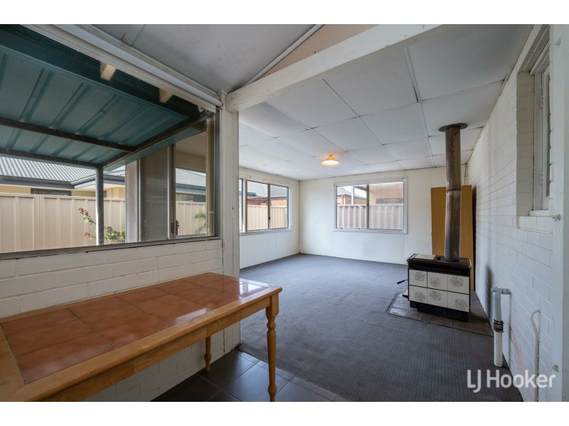 42 Hooson Way, Wilson WA 6107
