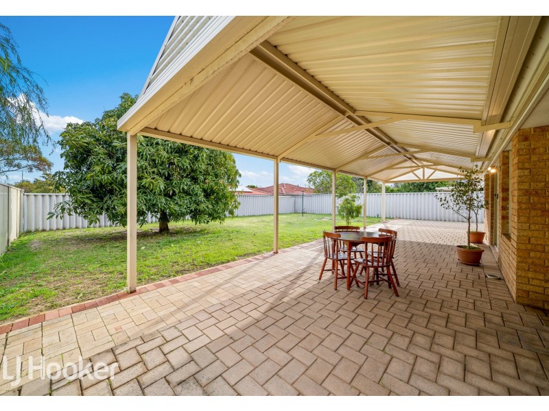 17 Lansing Street, Queens Park WA 6107