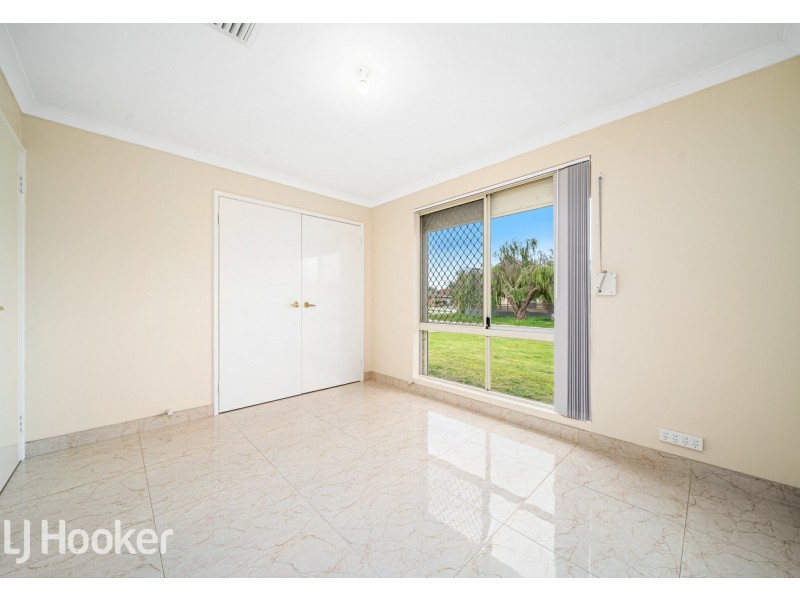 17 Lansing Street, Queens Park WA 6107