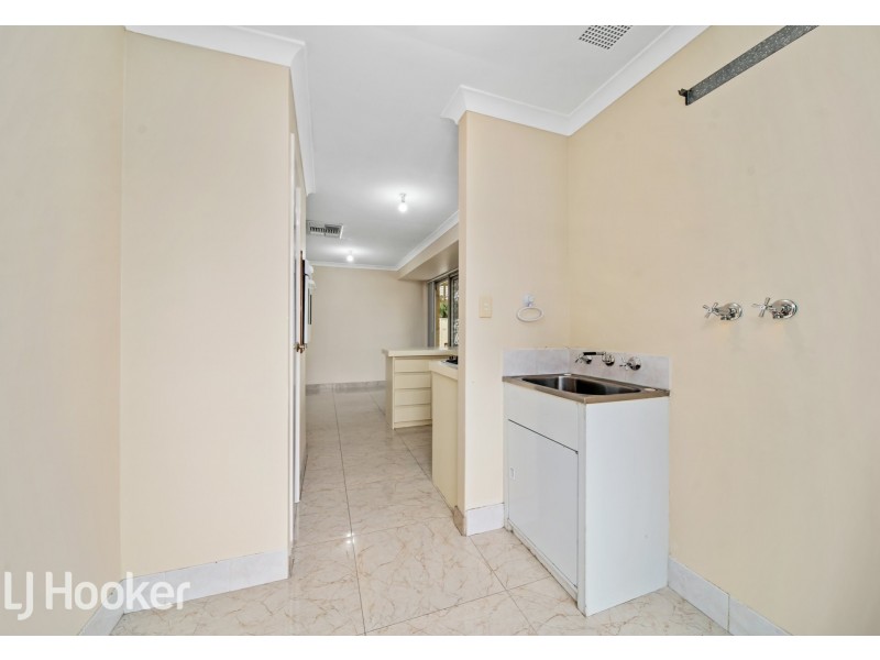 17 Lansing Street, Queens Park WA 6107