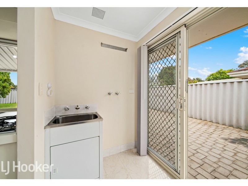 17 Lansing Street, Queens Park WA 6107