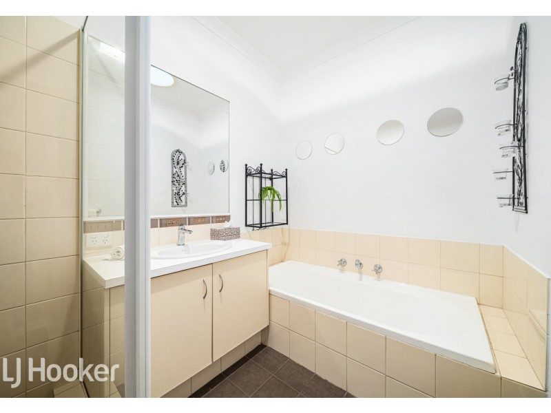 8/12 Alexandra Place, Bentley WA 6102