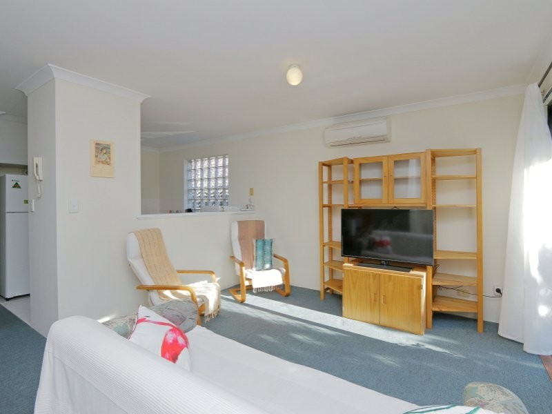 8/6 Warwick Street, St James WA 6102