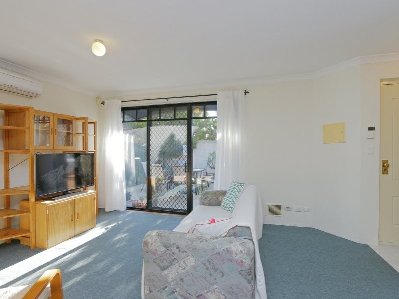 8/6 Warwick Street, St James WA 6102