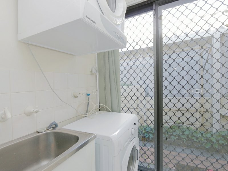 8/6 Warwick Street, St James WA 6102