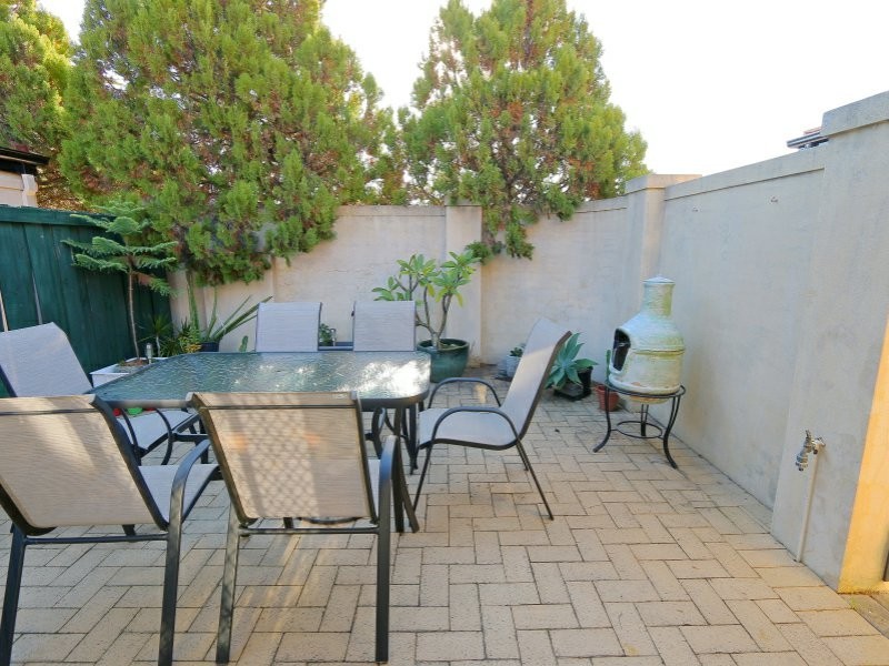 8/6 Warwick Street, St James WA 6102