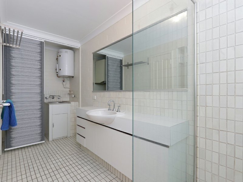 13/22 King George Street, Victoria Park WA 6100