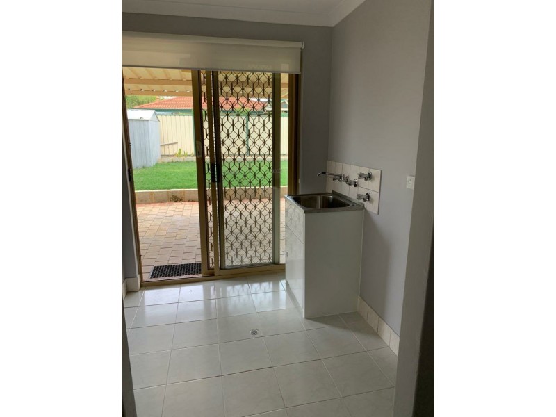 33 Galaxy Way, Carlisle WA 6101