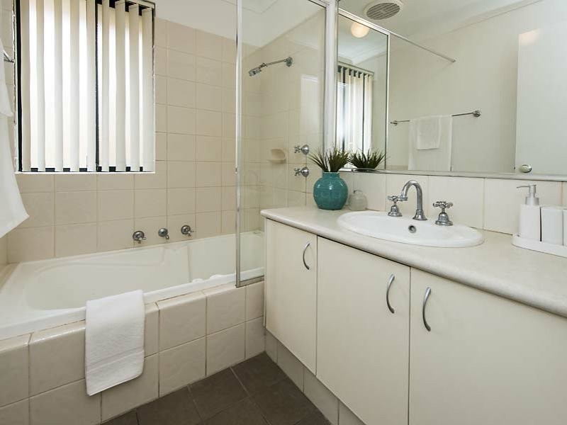 2/111 Beatty Avenue, East Victoria Park WA 6101