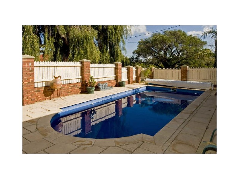 14 Egham Road, Burswood WA 6100