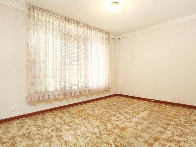 79 Pearl Road, Cloverdale WA 6105