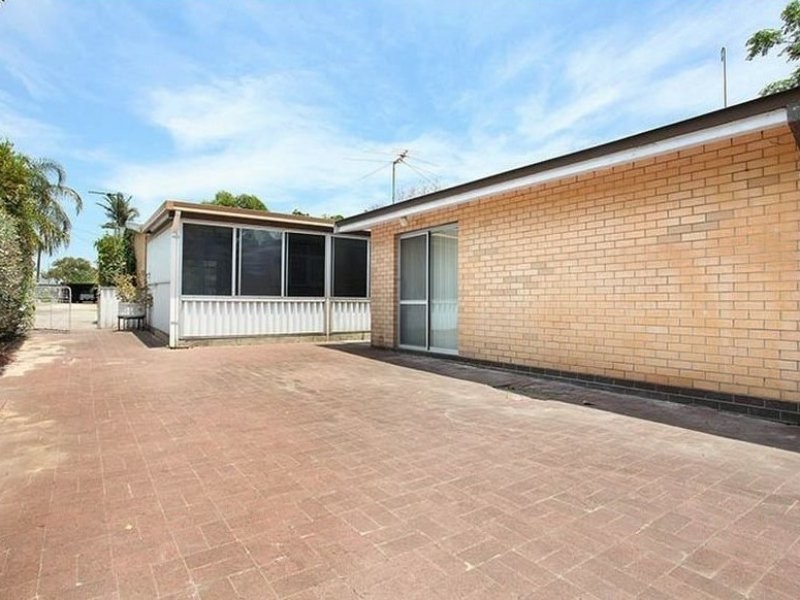 79 Pearl Road, Cloverdale WA 6105