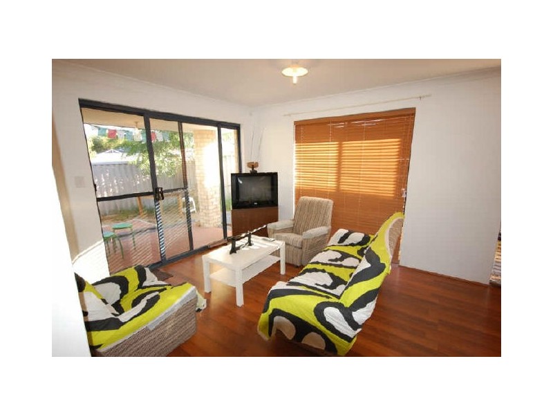 2/4 Waldon Street, Wilson WA 6107