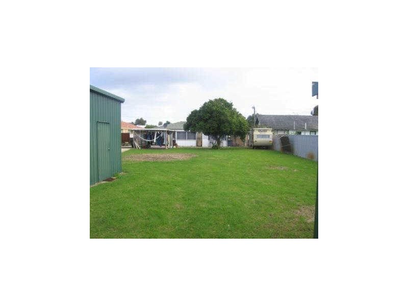 14 Redcliffe Street, East Cannington WA 6107